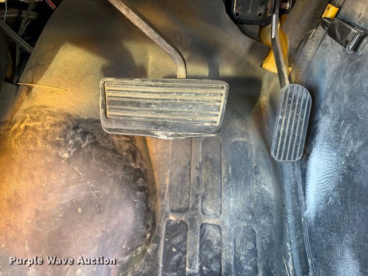 image for item EC4641 2004 Chevrolet Express G3500 school bus