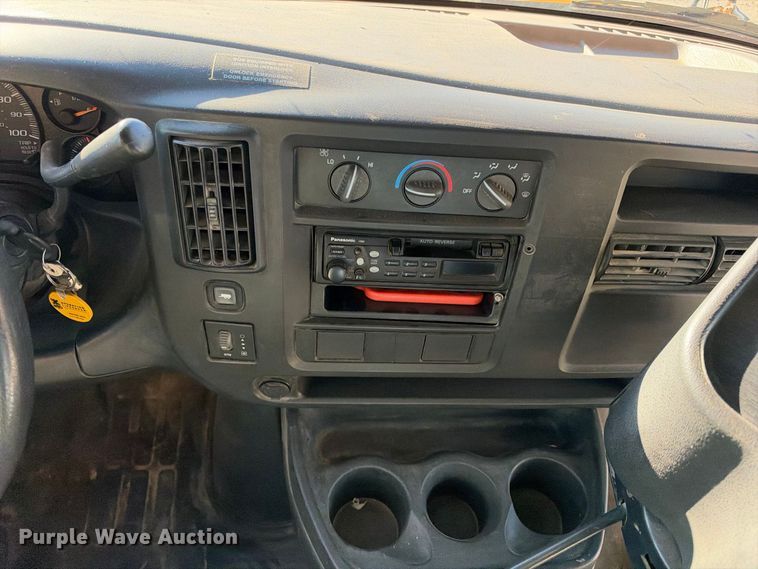 image for item EC4641 2004 Chevrolet Express G3500 school bus