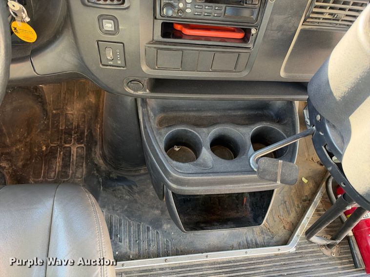 image for item EC4641 2004 Chevrolet Express G3500 school bus