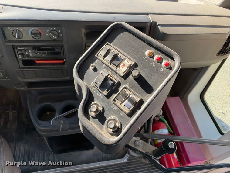image for item EC4641 2004 Chevrolet Express G3500 school bus