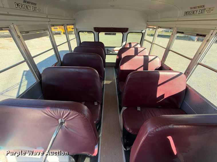 image for item EC4641 2004 Chevrolet Express G3500 school bus