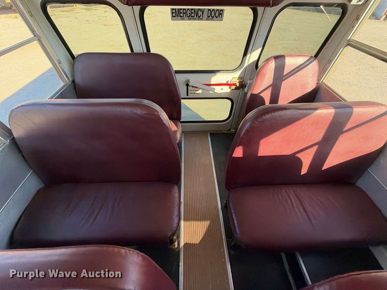 image for item EC4641 2004 Chevrolet Express G3500 school bus