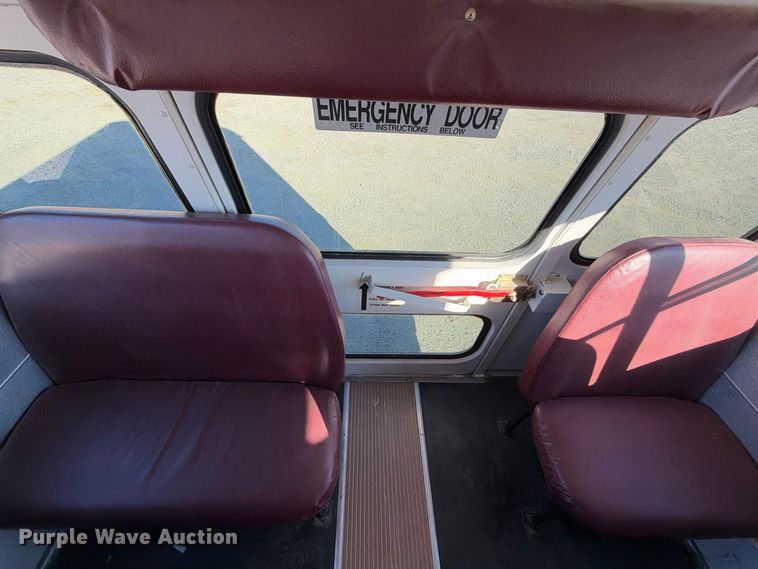 image for item EC4641 2004 Chevrolet Express G3500 school bus