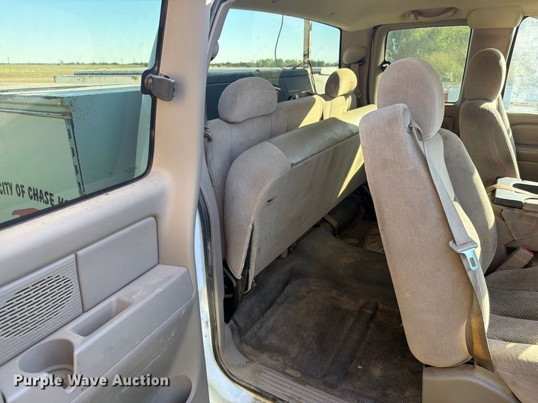 image for item EI7769 2007 Chevrolet Silverado 2500HD Ext. Cab utility bed pickup truck