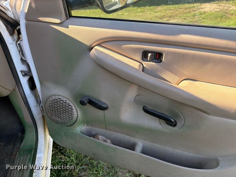 image for item EI7769 2007 Chevrolet Silverado 2500HD Ext. Cab utility bed pickup truck