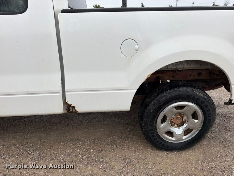 image for item EO8782 2005 Ford F150 Ext. Cab pickup truck