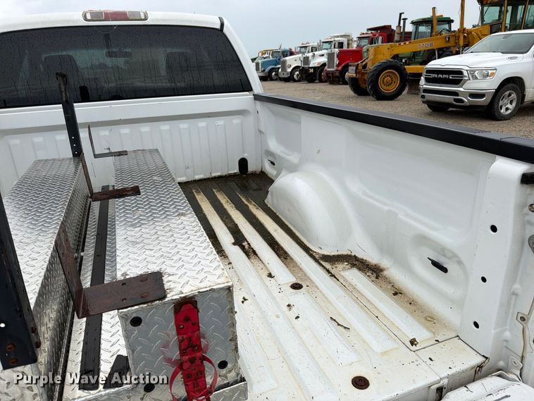 image for item EO8782 2005 Ford F150 Ext. Cab pickup truck