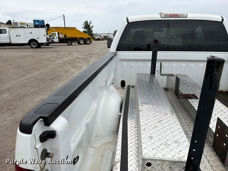image for item EO8782 2005 Ford F150 Ext. Cab pickup truck