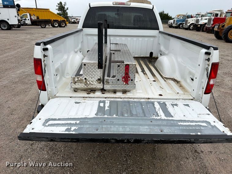 image for item EO8782 2005 Ford F150 Ext. Cab pickup truck