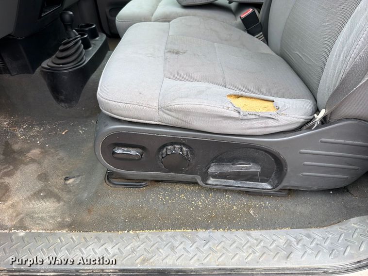 image for item EO8782 2005 Ford F150 Ext. Cab pickup truck
