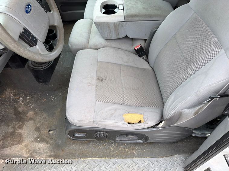 image for item EO8782 2005 Ford F150 Ext. Cab pickup truck