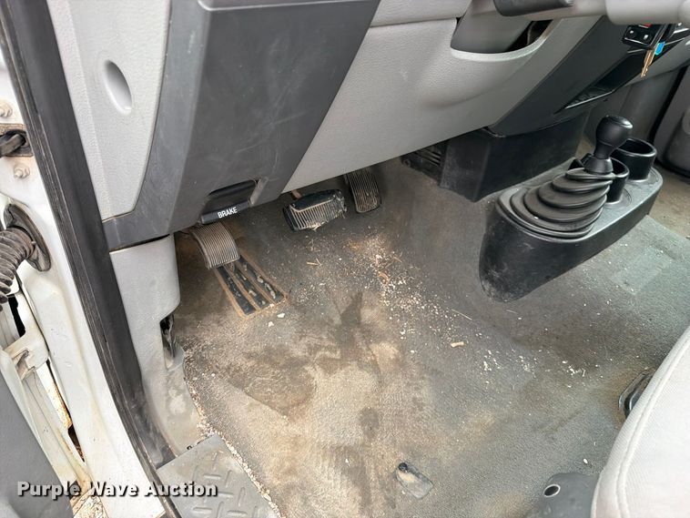 image for item EO8782 2005 Ford F150 Ext. Cab pickup truck
