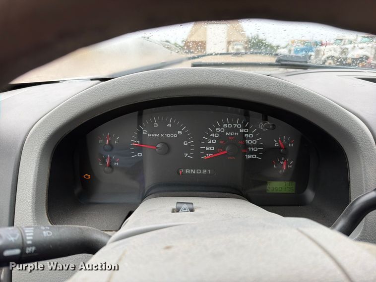 image for item EO8782 2005 Ford F150 Ext. Cab pickup truck