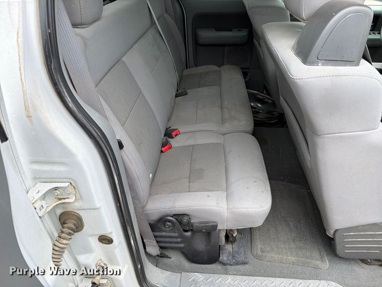image for item EO8782 2005 Ford F150 Ext. Cab pickup truck