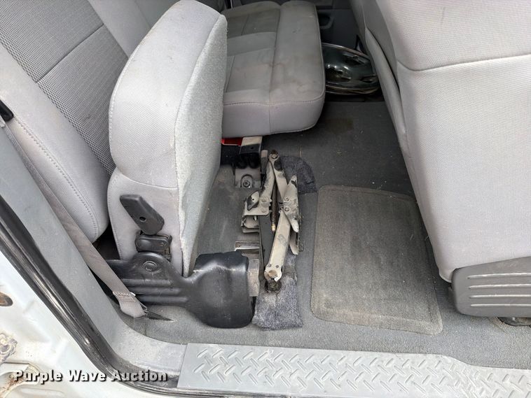 image for item EO8782 2005 Ford F150 Ext. Cab pickup truck