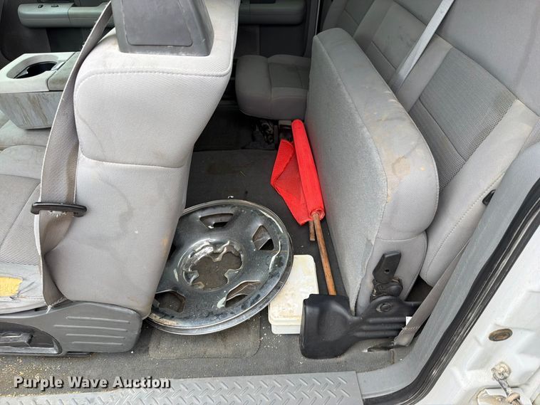 image for item EO8782 2005 Ford F150 Ext. Cab pickup truck