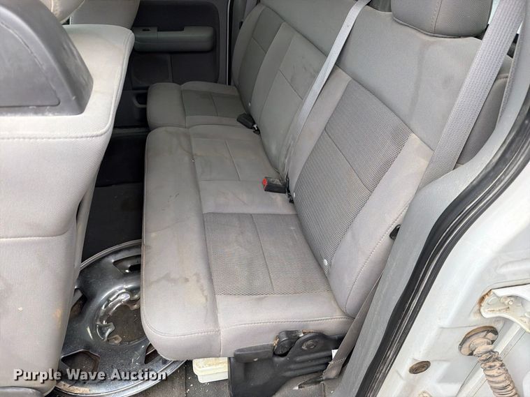 image for item EO8782 2005 Ford F150 Ext. Cab pickup truck