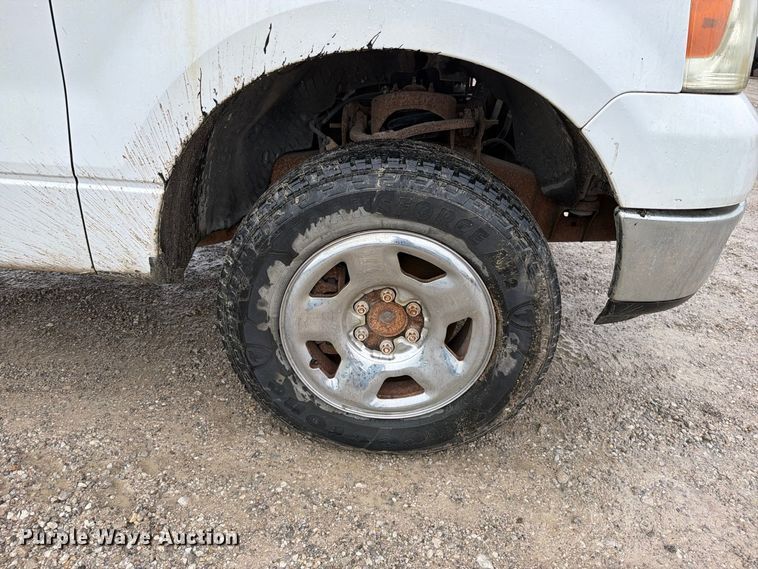 image for item EO8782 2005 Ford F150 Ext. Cab pickup truck