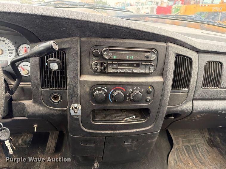 image for item EO8783 2003 Dodge Ram 1500 Crew Cab pickup truck