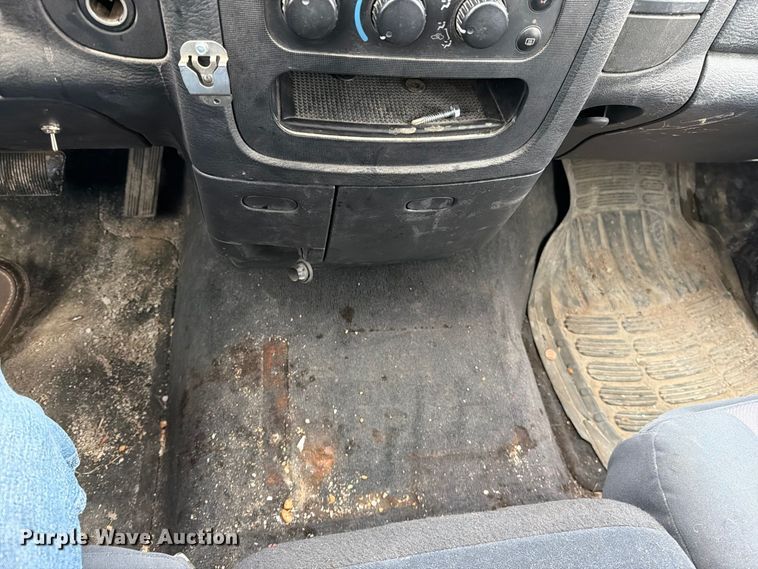 image for item EO8783 2003 Dodge Ram 1500 Crew Cab pickup truck
