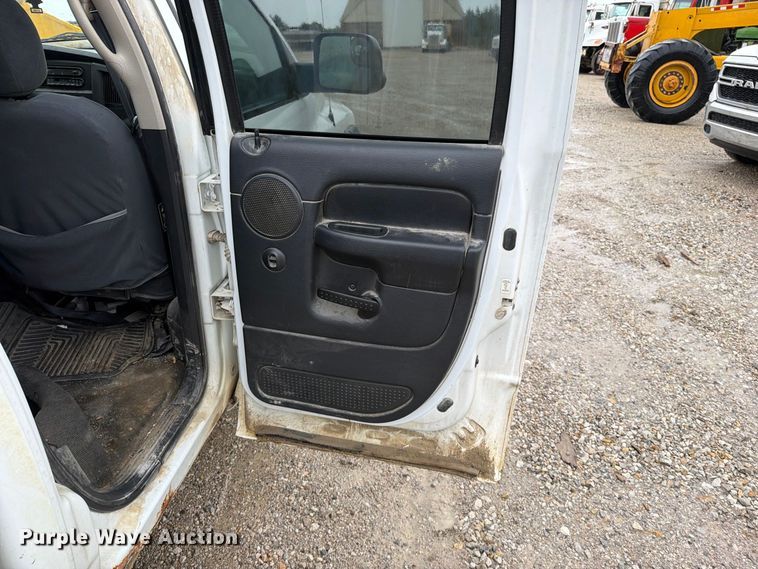 image for item EO8783 2003 Dodge Ram 1500 Crew Cab pickup truck