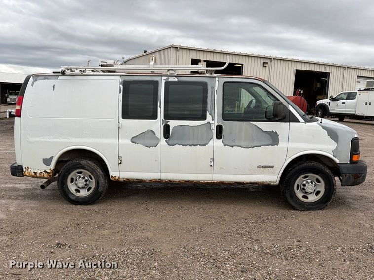 image for item EO8785 2006 Chevrolet Express 2500 van