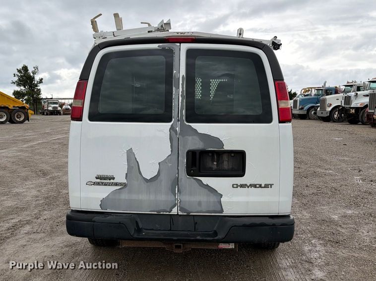 image for item EO8785 2006 Chevrolet Express 2500 van