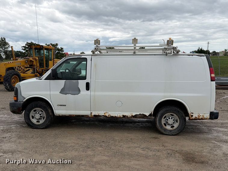 image for item EO8785 2006 Chevrolet Express 2500 van