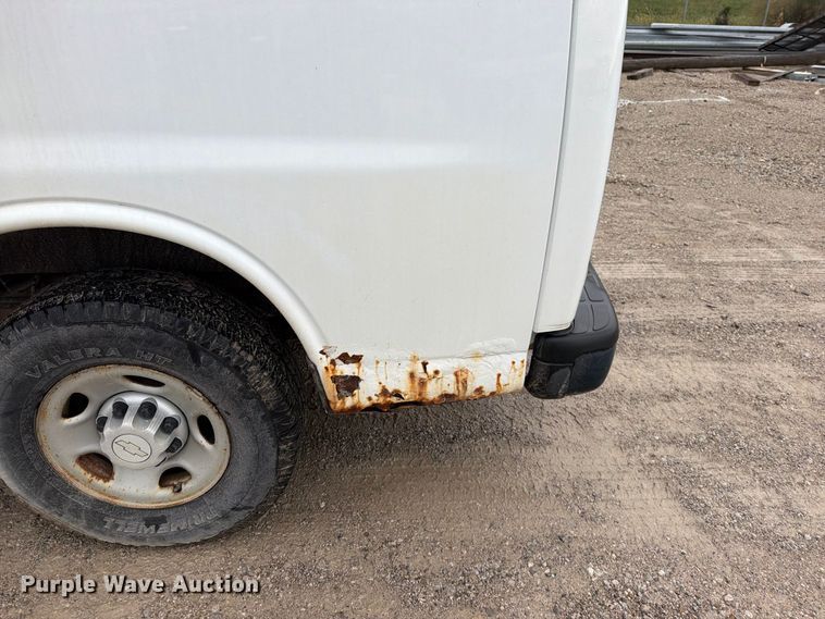 image for item EO8785 2006 Chevrolet Express 2500 van
