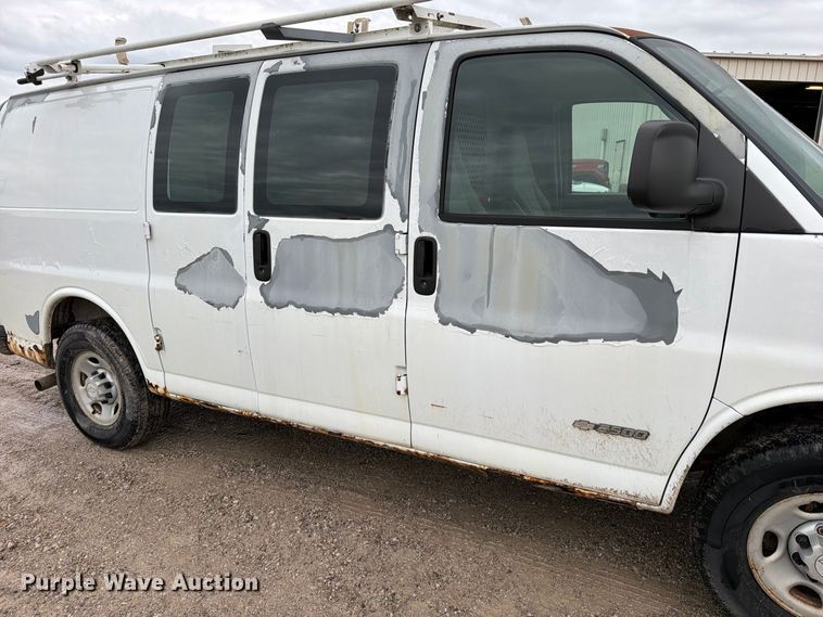 image for item EO8785 2006 Chevrolet Express 2500 van