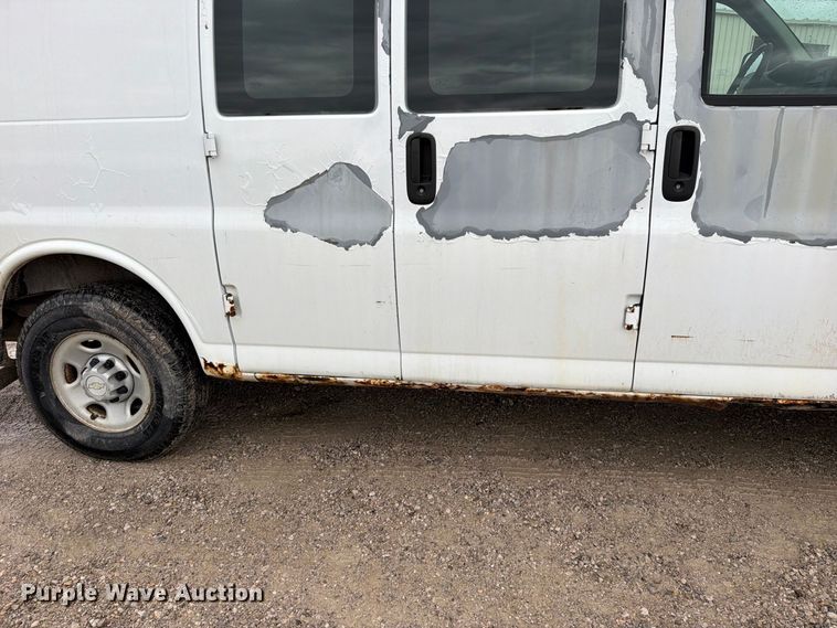 image for item EO8785 2006 Chevrolet Express 2500 van
