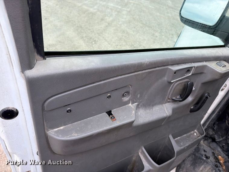 image for item EO8785 2006 Chevrolet Express 2500 van