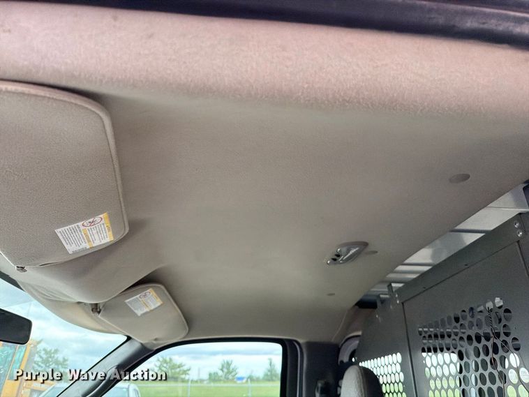 image for item EO8785 2006 Chevrolet Express 2500 van