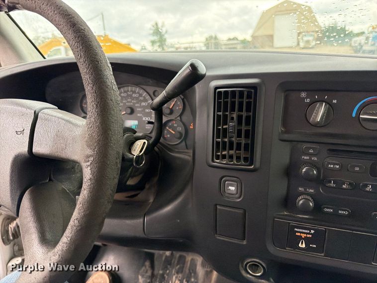 image for item EO8785 2006 Chevrolet Express 2500 van
