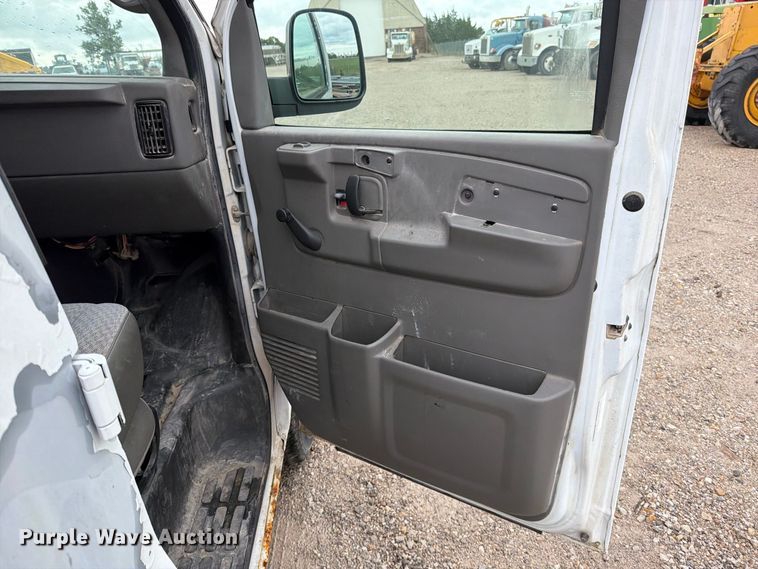 image for item EO8785 2006 Chevrolet Express 2500 van