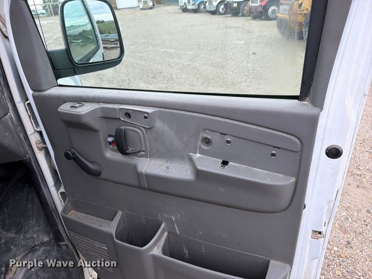 image for item EO8785 2006 Chevrolet Express 2500 van