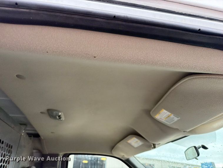 image for item EO8785 2006 Chevrolet Express 2500 van