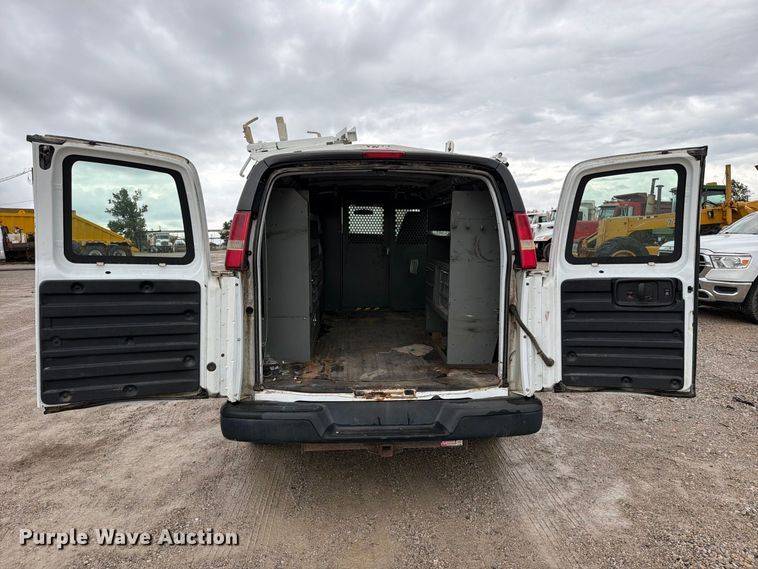 image for item EO8785 2006 Chevrolet Express 2500 van