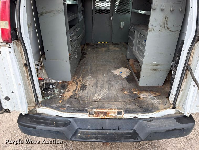 image for item EO8785 2006 Chevrolet Express 2500 van