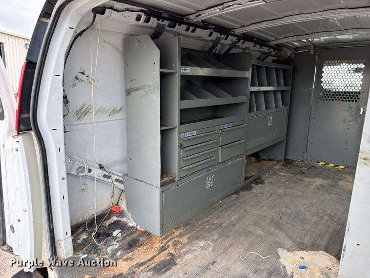 image for item EO8785 2006 Chevrolet Express 2500 van