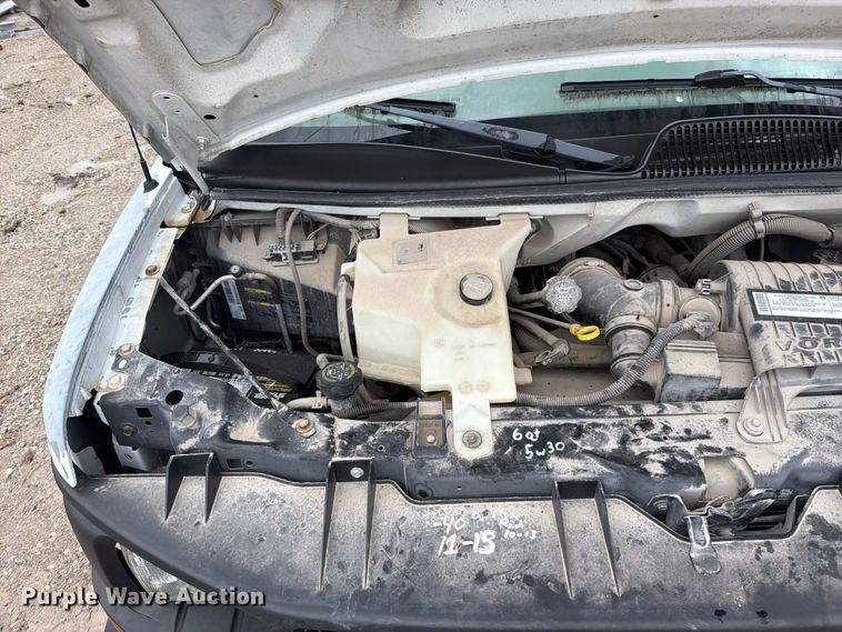 image for item EO8785 2006 Chevrolet Express 2500 van