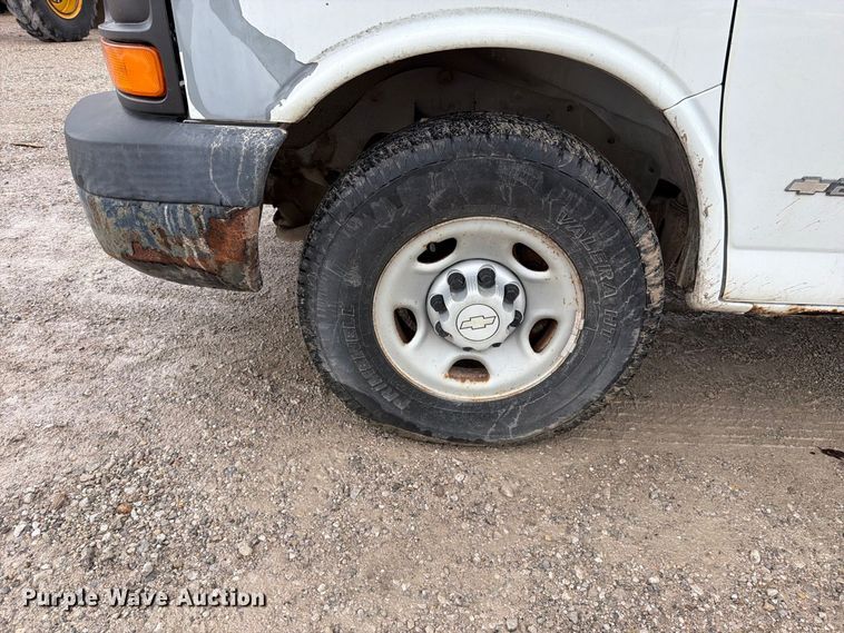 image for item EO8785 2006 Chevrolet Express 2500 van