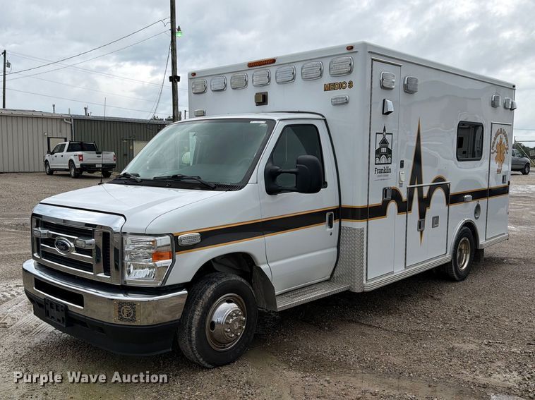 image for item EO8786 2022 Ford E450 ambulance