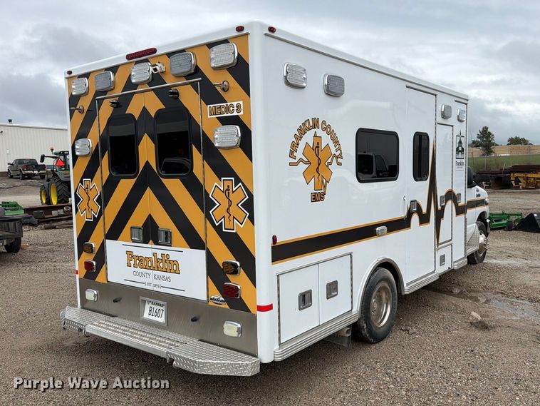 image for item EO8786 2022 Ford E450 ambulance