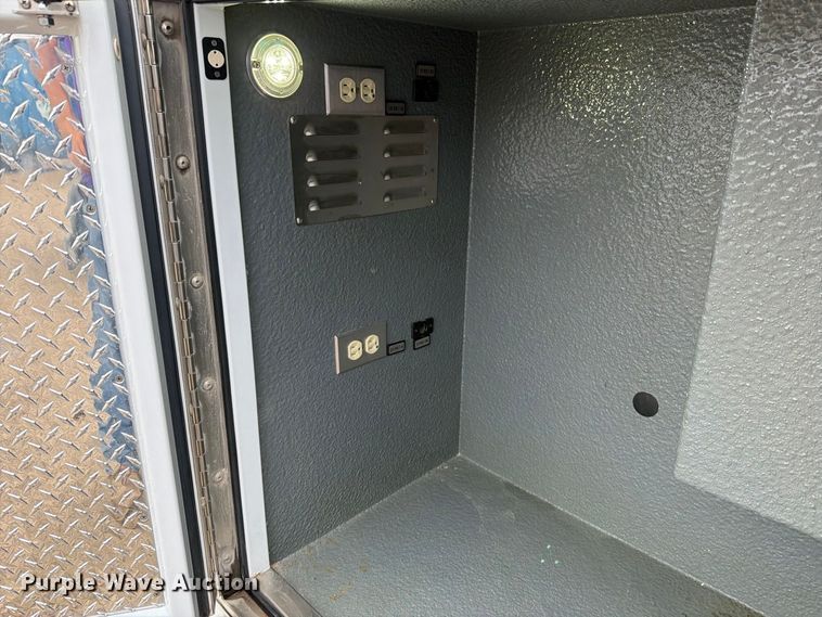 image for item EO8786 2022 Ford E450 ambulance