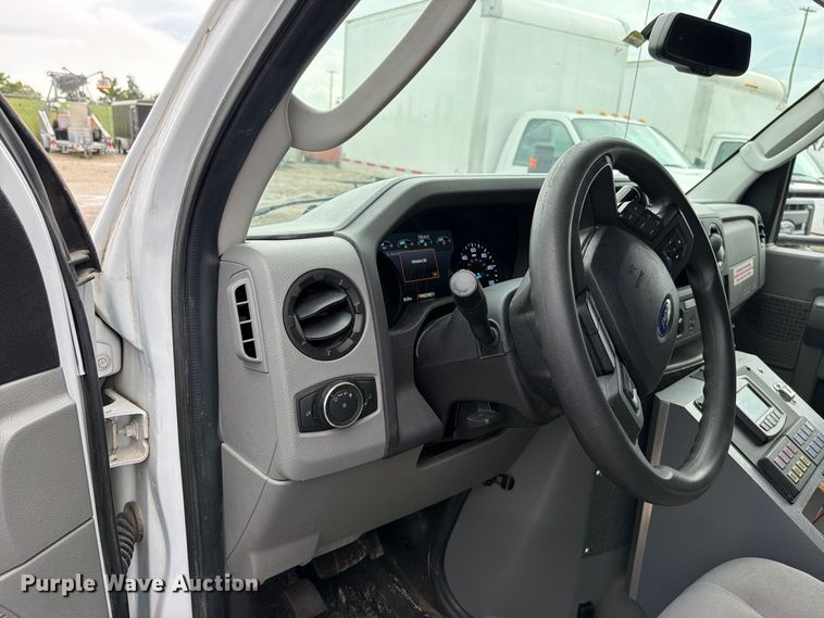image for item EO8786 2022 Ford E450 ambulance