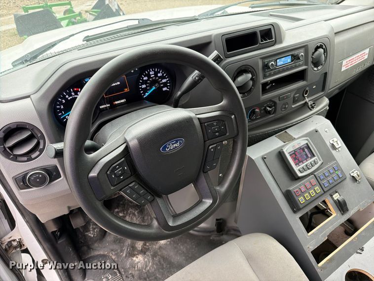 image for item EO8786 2022 Ford E450 ambulance