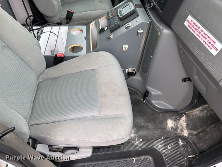 image for item EO8786 2022 Ford E450 ambulance