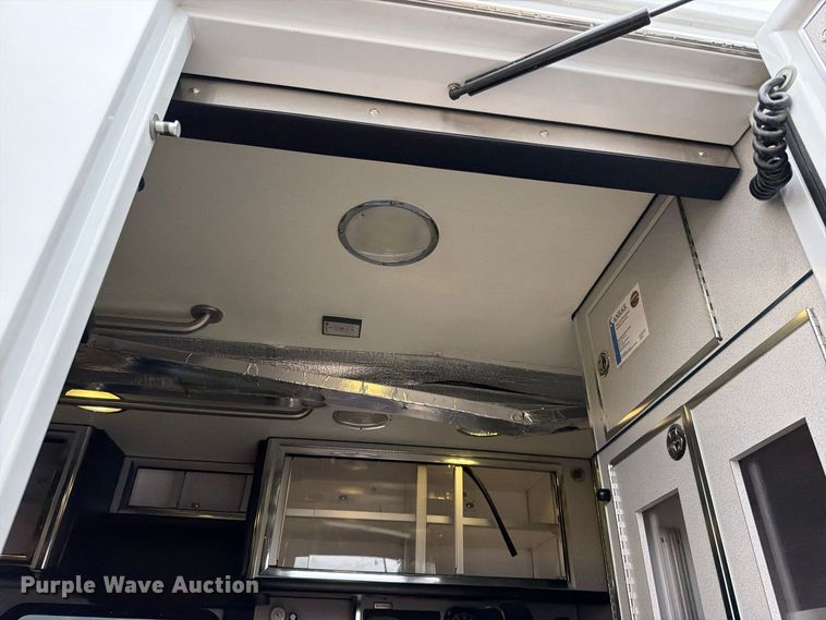 image for item EO8786 2022 Ford E450 ambulance