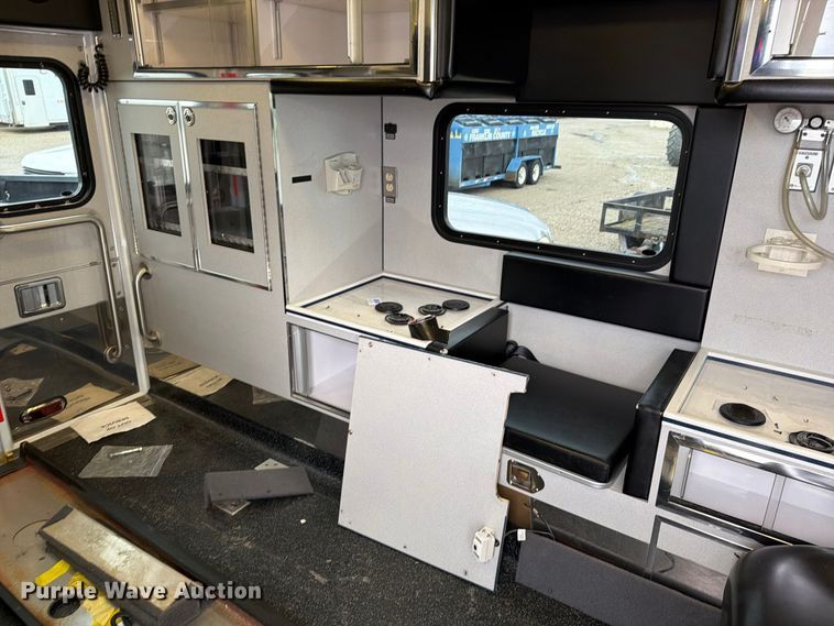 image for item EO8786 2022 Ford E450 ambulance